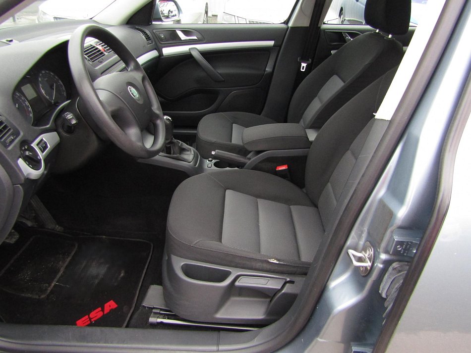 Škoda Octavia II 1.6MPi Ambiente