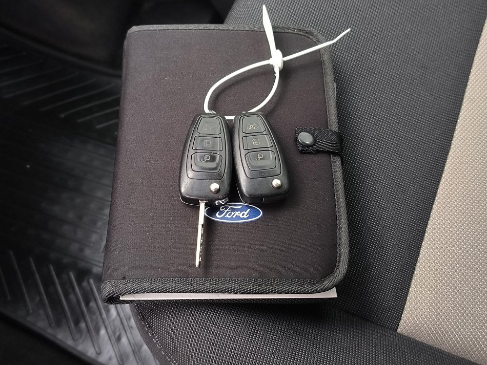 Ford Transit Custom 2.2TDCi Limited L2 5míst