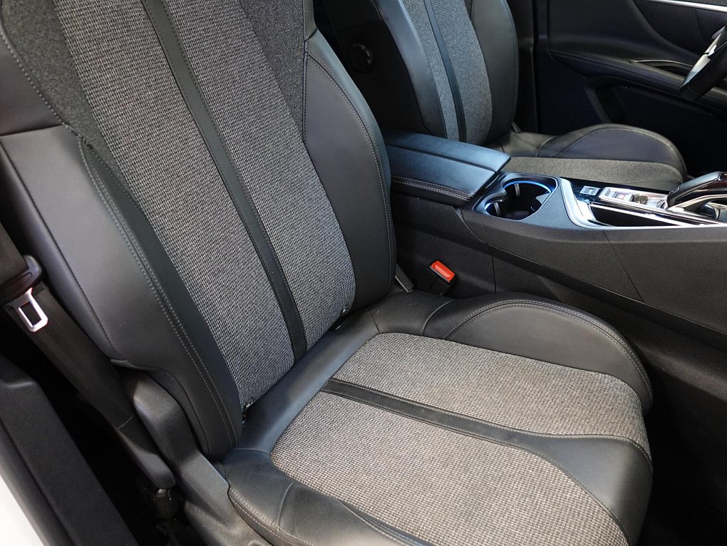 Peugeot 3008 1.2PT Allure