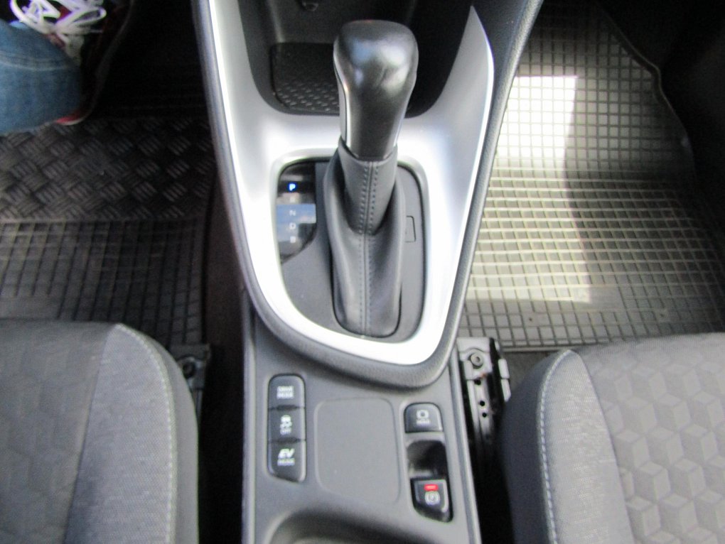 Mazda 2 1.5 VVFi  hybrid
