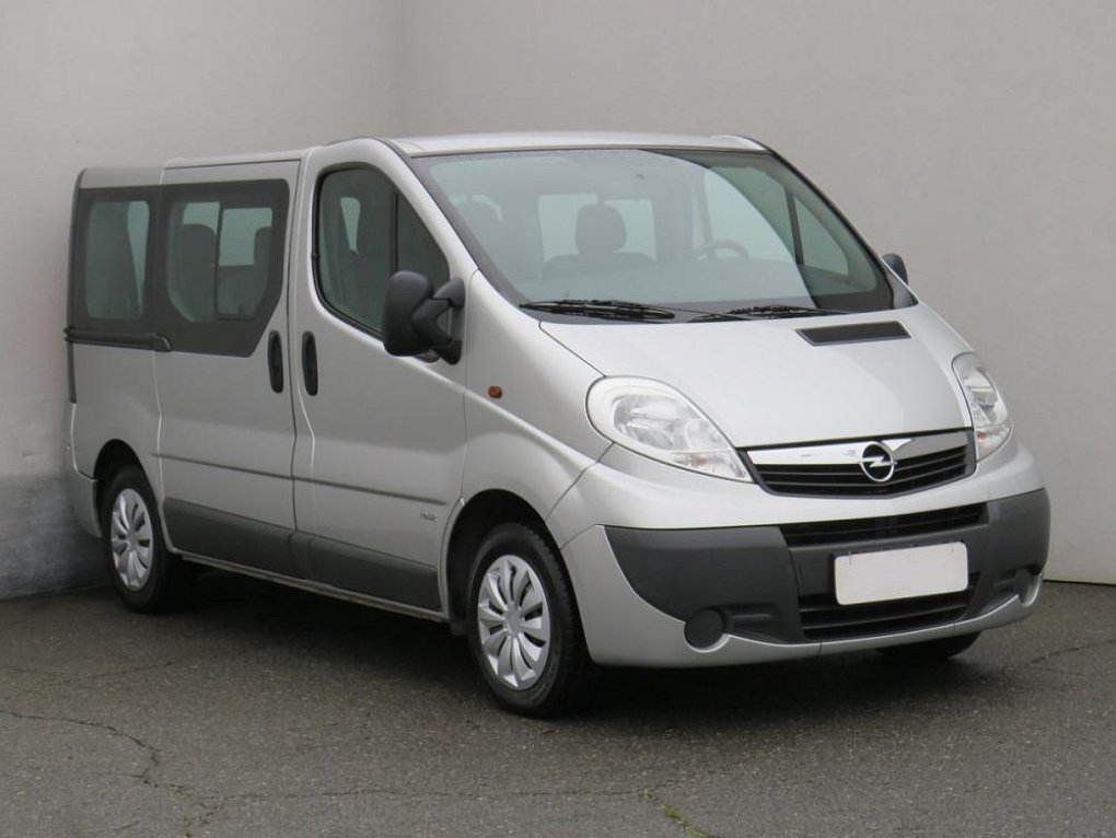 Opel Vivaro 2.0CDTi Tour 5míst