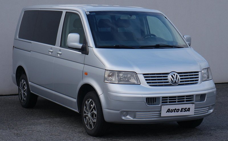 Volkswagen Transporter 2.5TDi  5míst