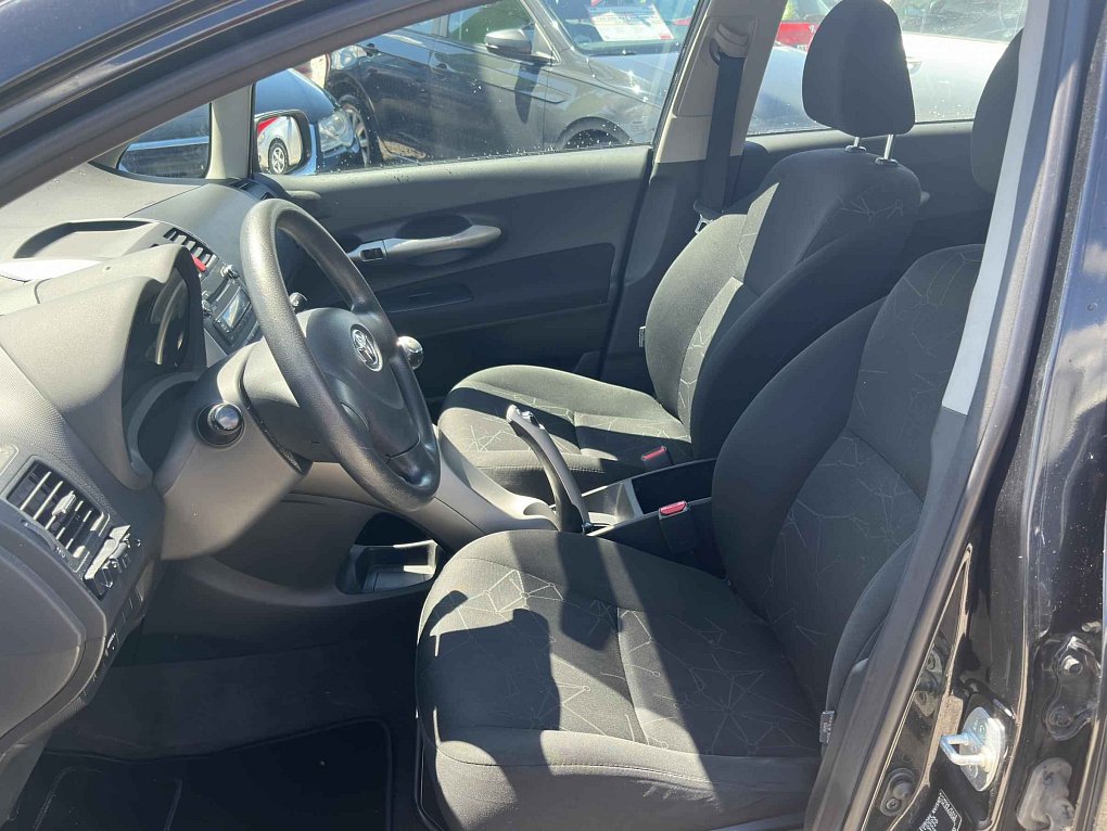 Toyota Auris 1.3 VVT- i 