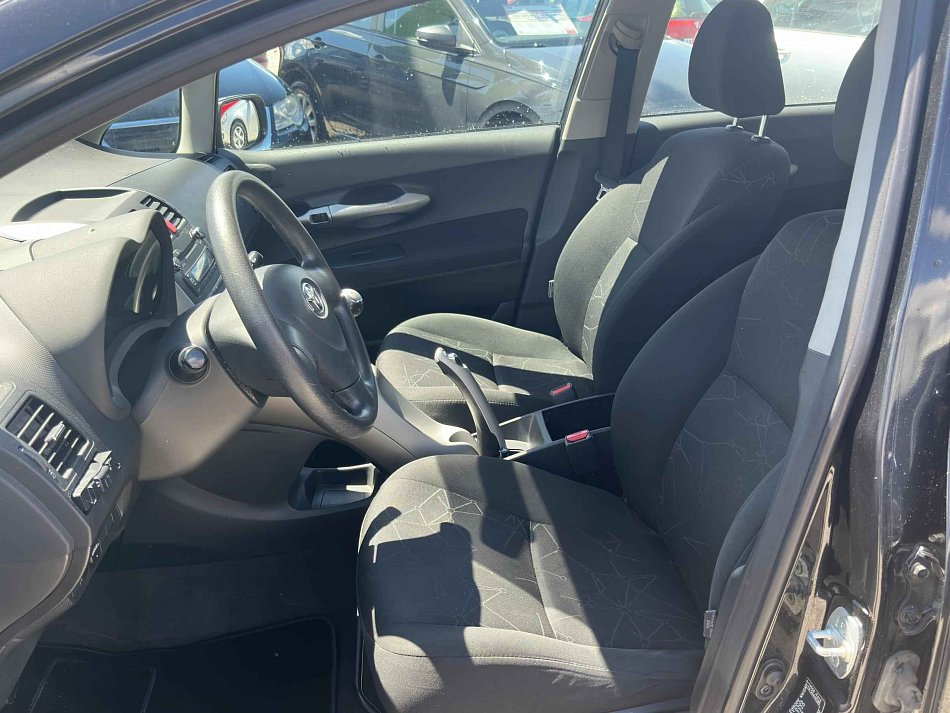 Toyota Auris 1.3 VVT- i 