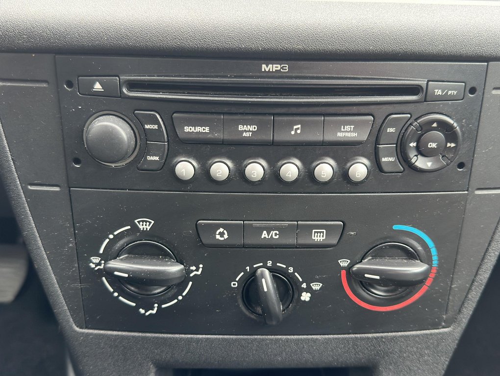 Citroën C4 1.4 i 