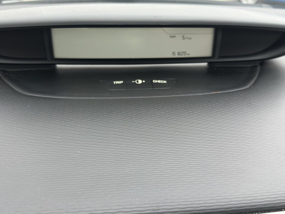 Citroën C4 1.4 i 