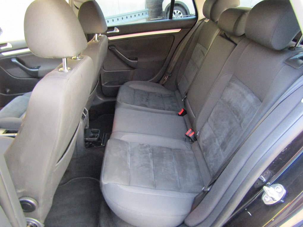 Volkswagen Golf 1.6 TDi Highline