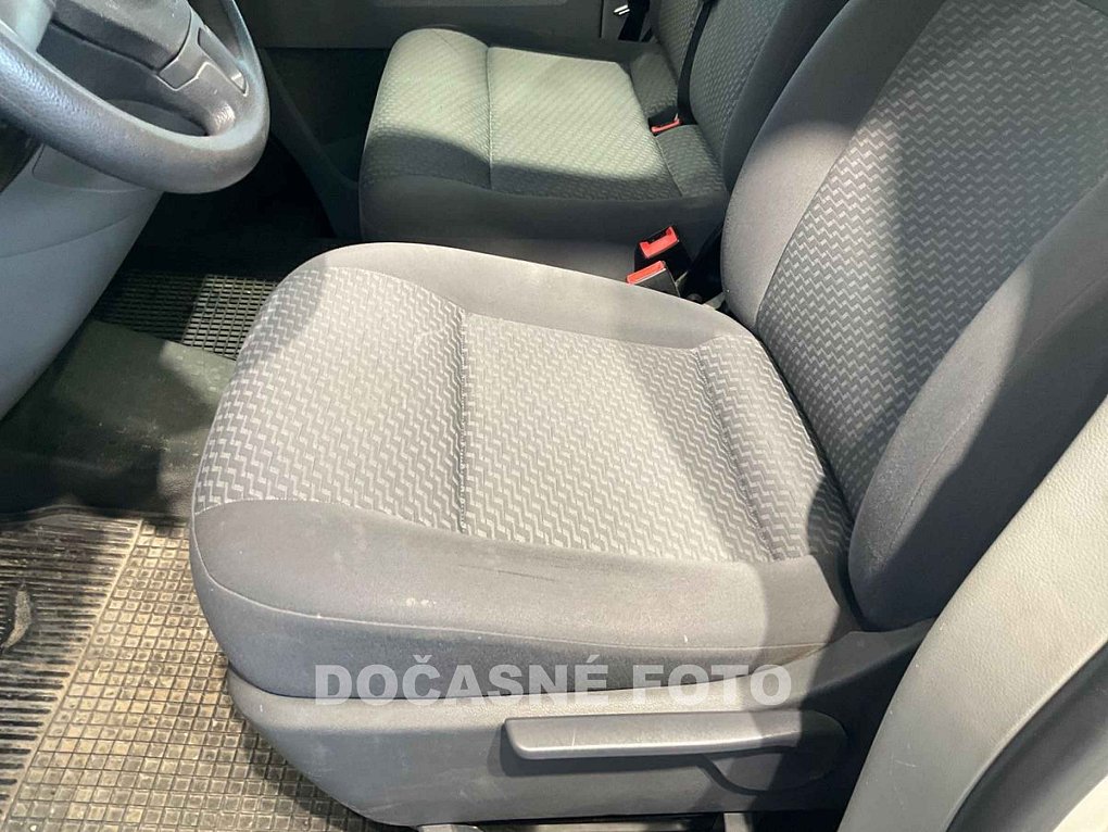 Volkswagen Transporter 2.0TDi  L2H1