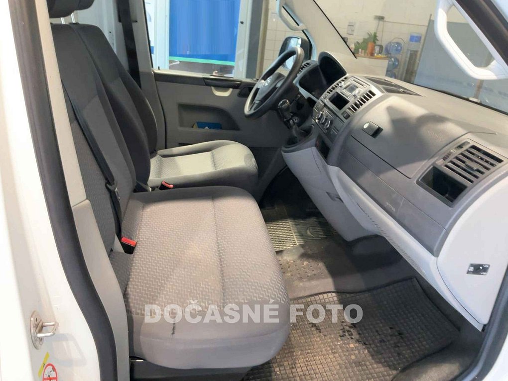 Volkswagen Transporter 2.0TDi  L2H1