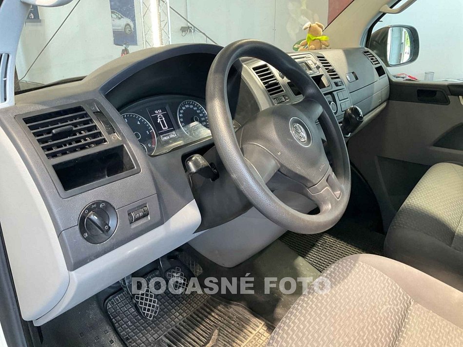 Volkswagen Transporter 2.0TDi  L2H1