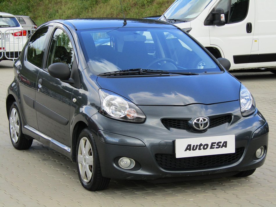 Toyota Aygo 1.0 i 