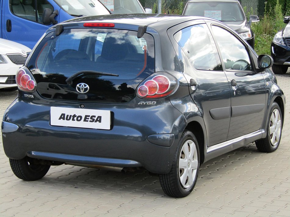 Toyota Aygo 1.0 i 