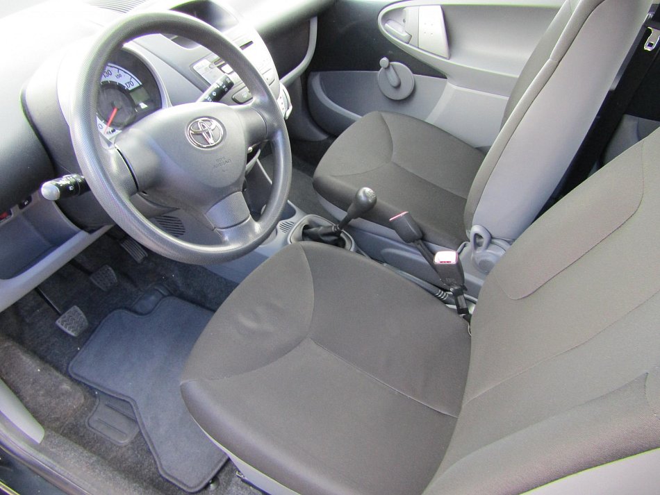 Toyota Aygo 1.0 i 