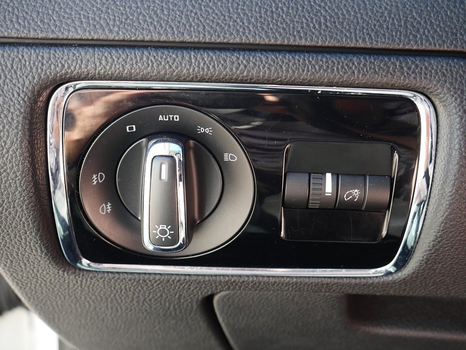 Škoda Superb II 2.0 TDi Ambition