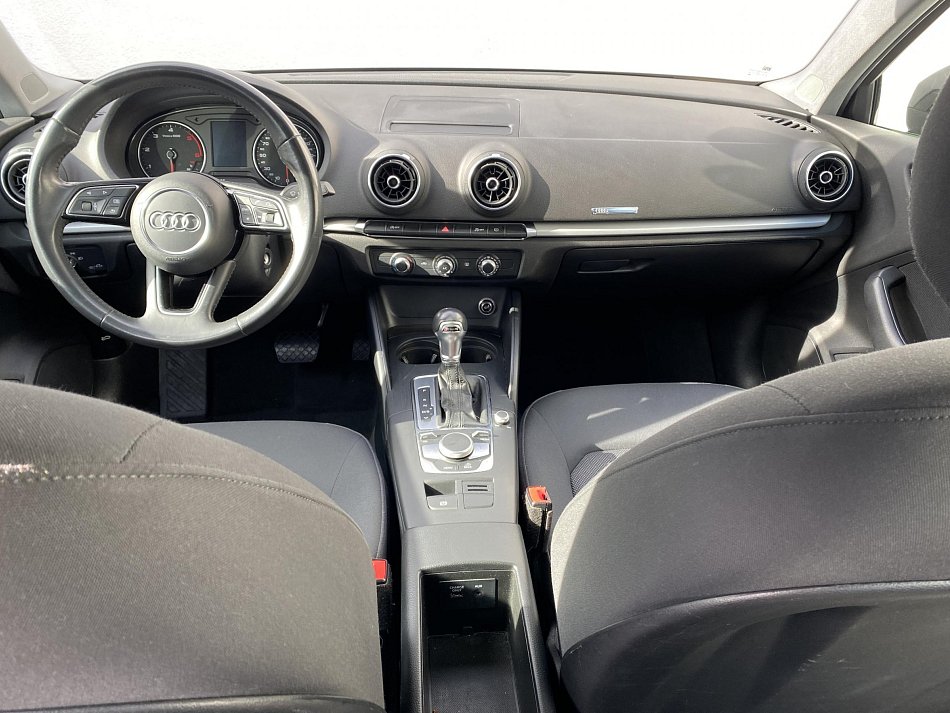 Audi A3 1.6i 