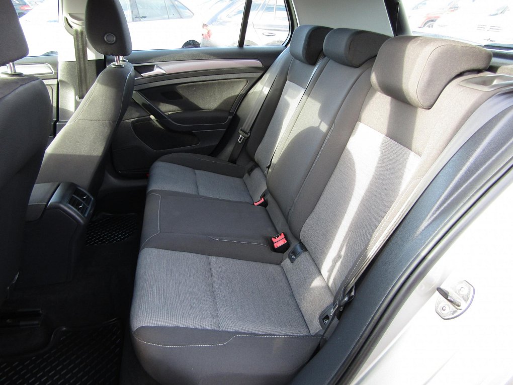 Volkswagen Golf 1.2 TSi 