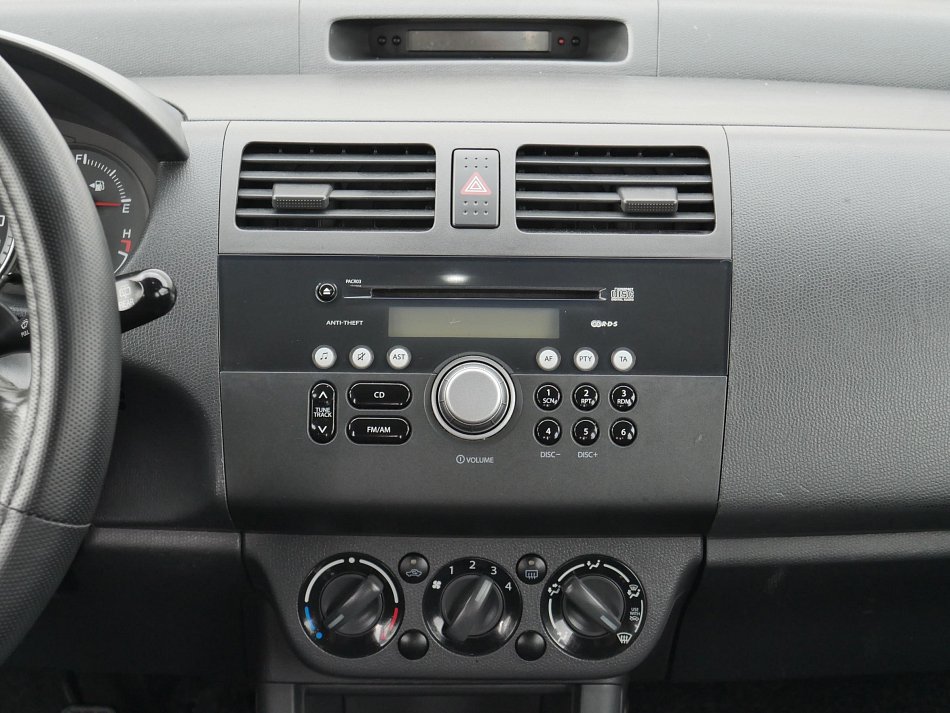 Suzuki Swift 1.3 i  4x4