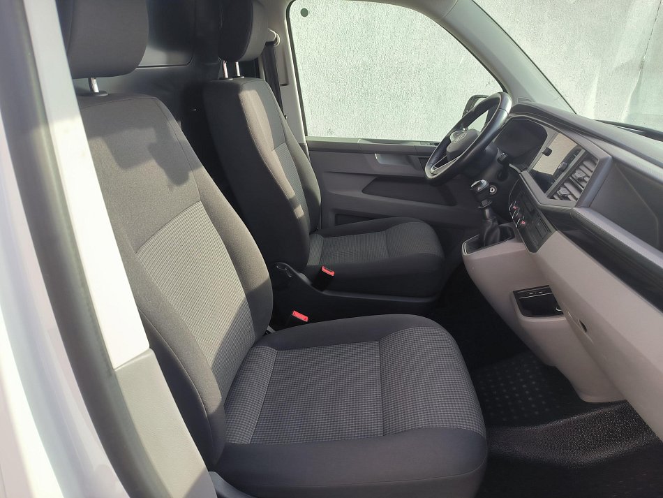 Volkswagen Transporter 2.0TDi  L2H1 T6.1