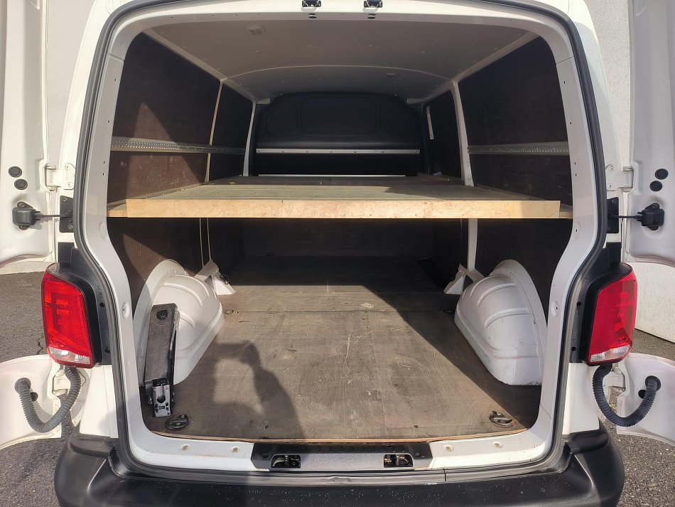 Volkswagen Transporter 2.0TDi  L2H1 T6.1