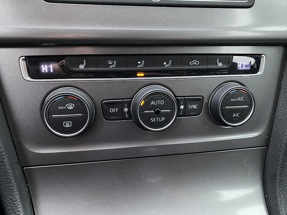 Volkswagen Golf 1.2 TSi Trendline VII