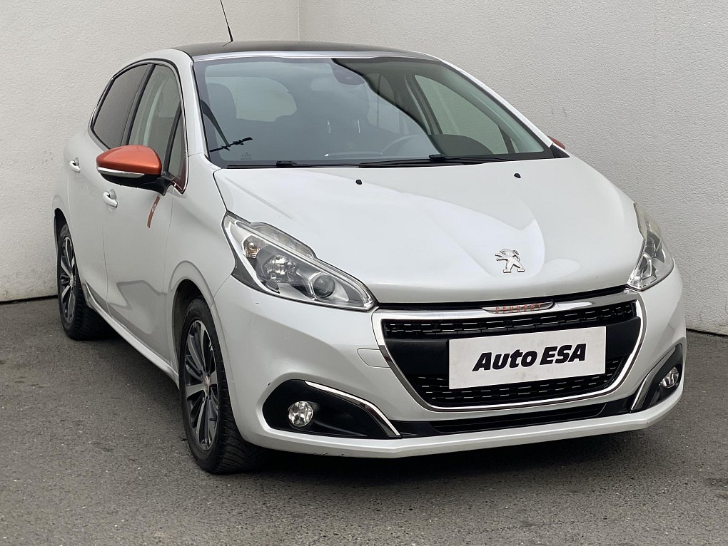 Peugeot 208 1.2PT Roland Garros