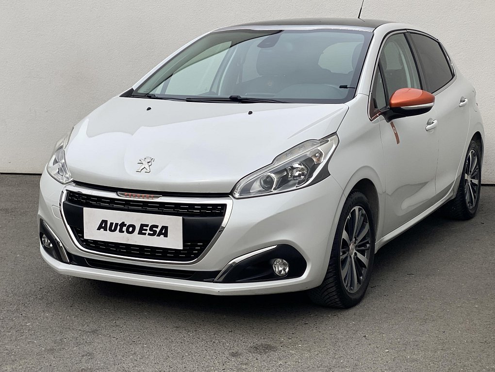 Peugeot 208 1.2PT Roland Garros