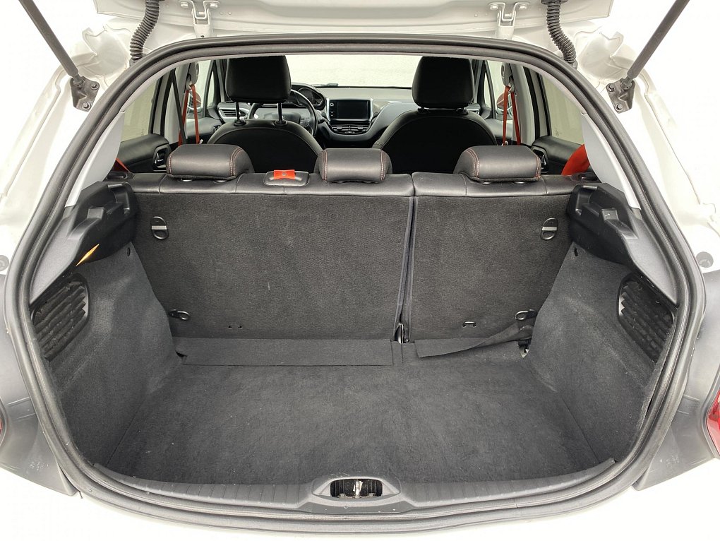 Peugeot 208 1.2PT Roland Garros