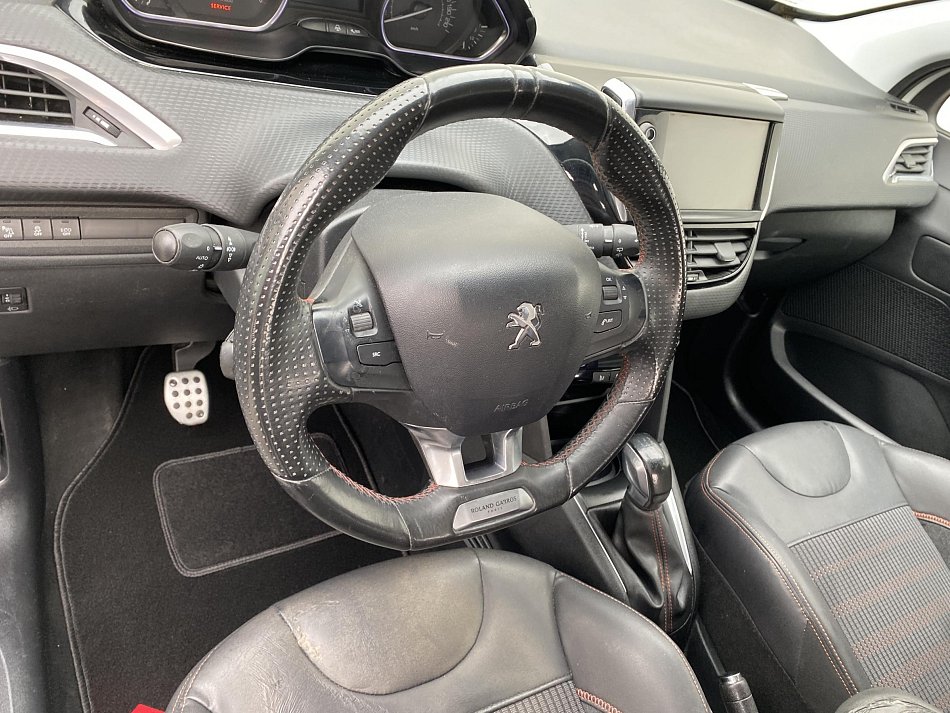 Peugeot 208 1.2PT Roland Garros