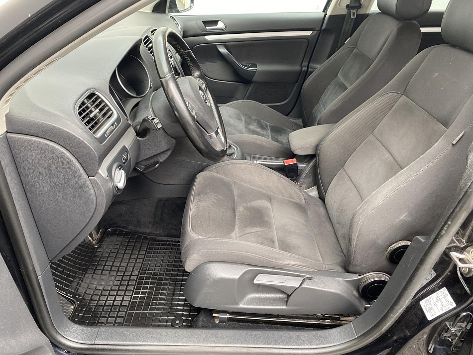 Volkswagen Golf 1.6 TDi 
