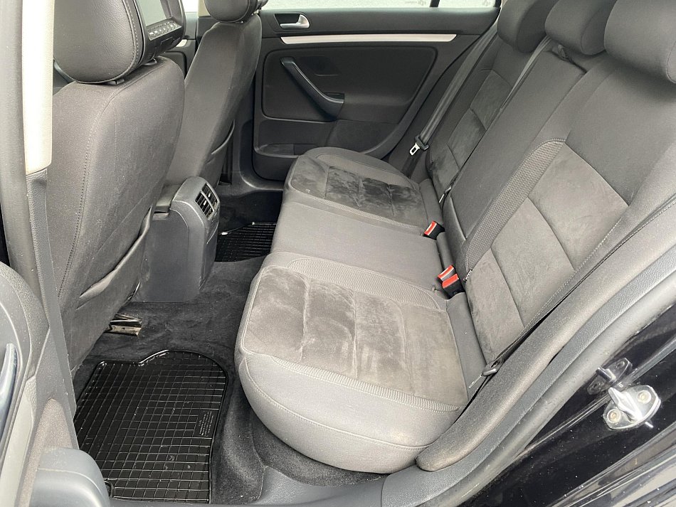 Volkswagen Golf 1.6 TDi 