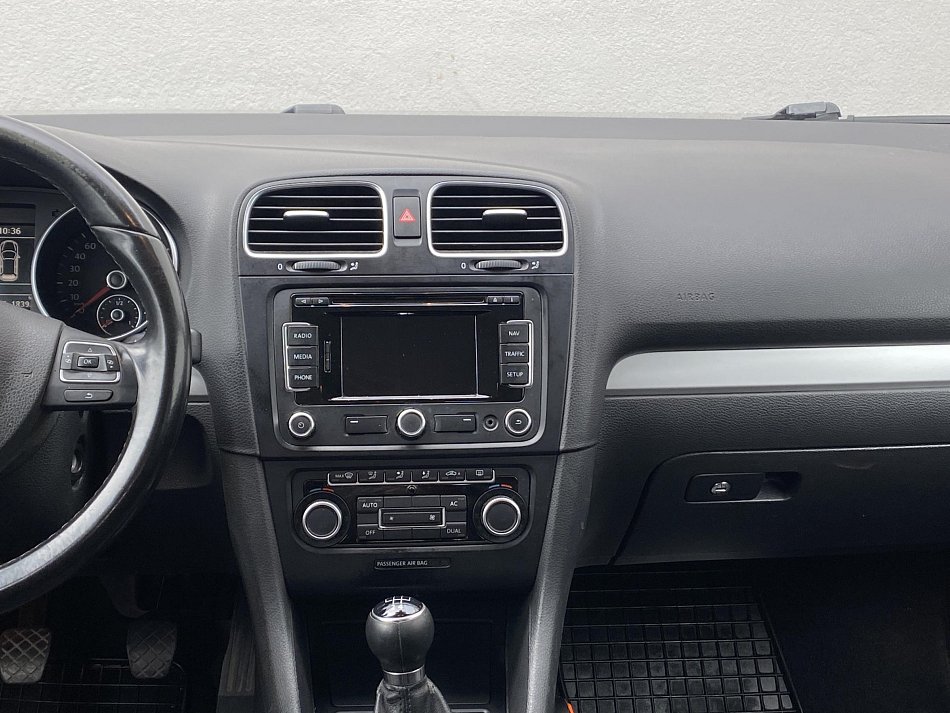 Volkswagen Golf 1.6 TDi 