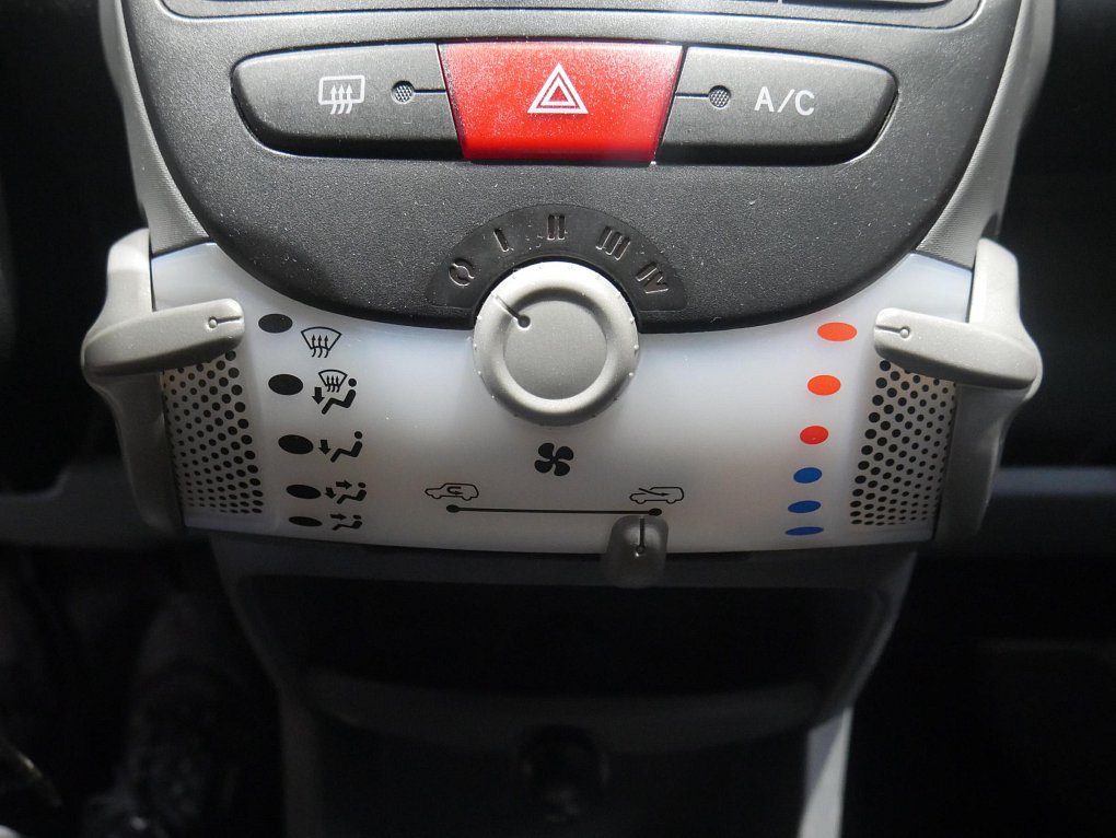 Toyota Aygo 1.0i 