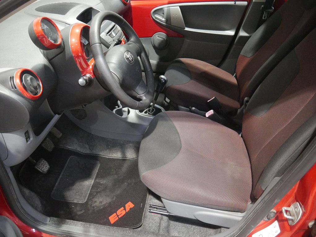 Toyota Aygo 1.0i 