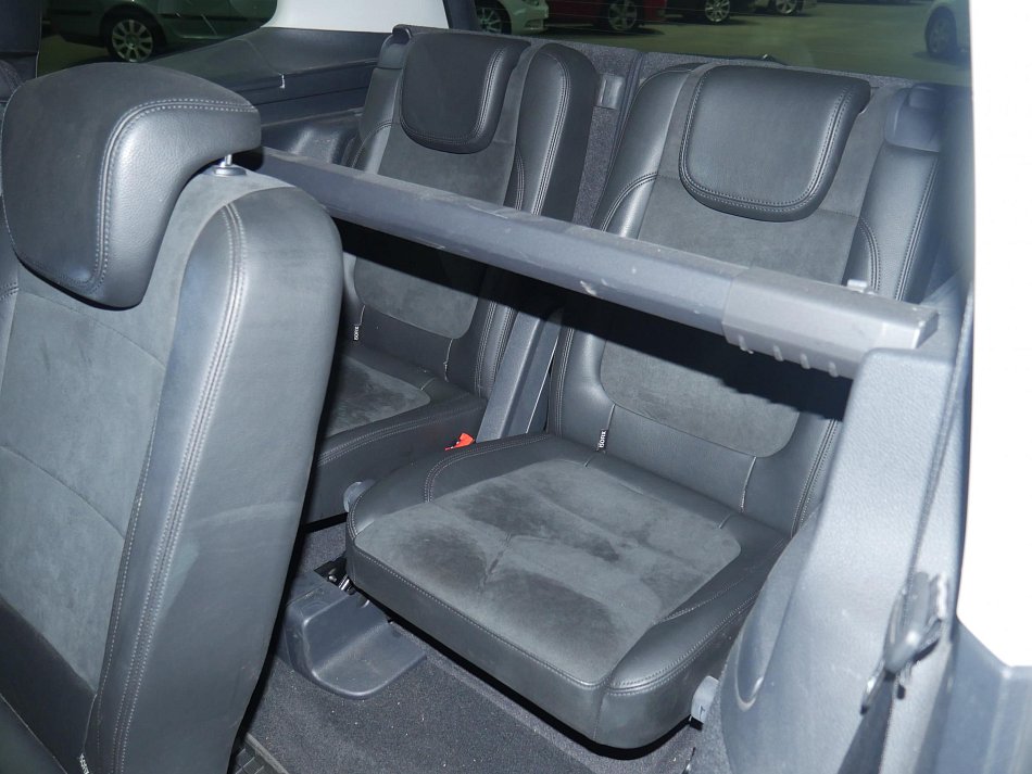 Volkswagen Sharan 2.0 TDi 