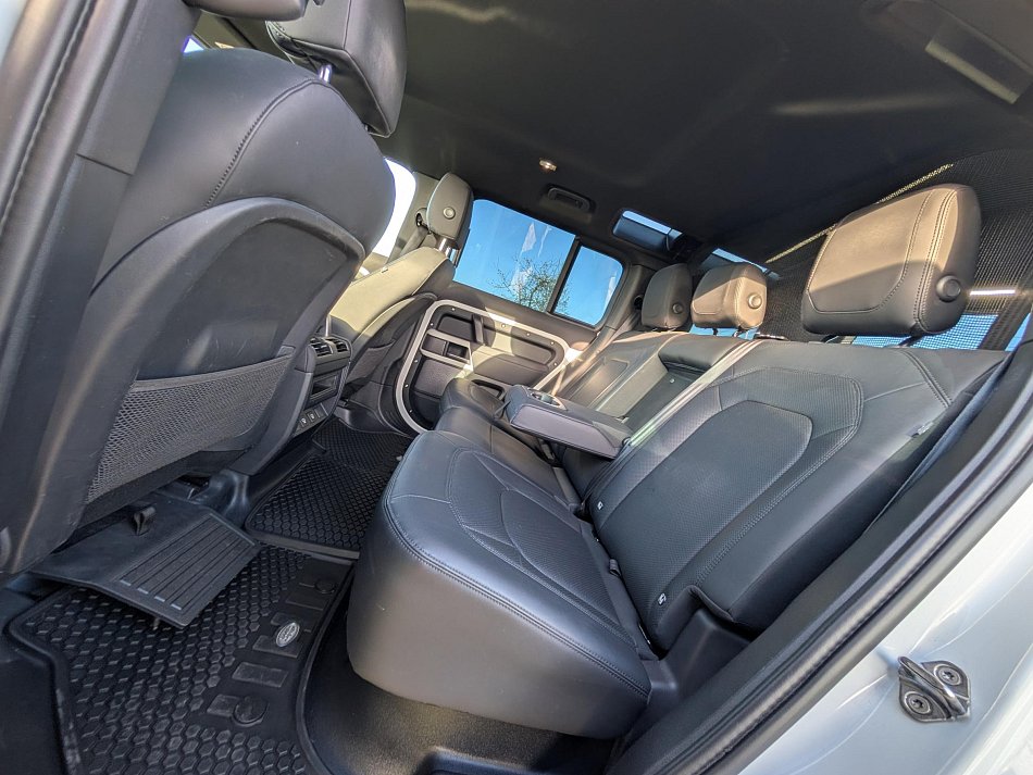 Land Rover Defender 3.0 D  SE D250