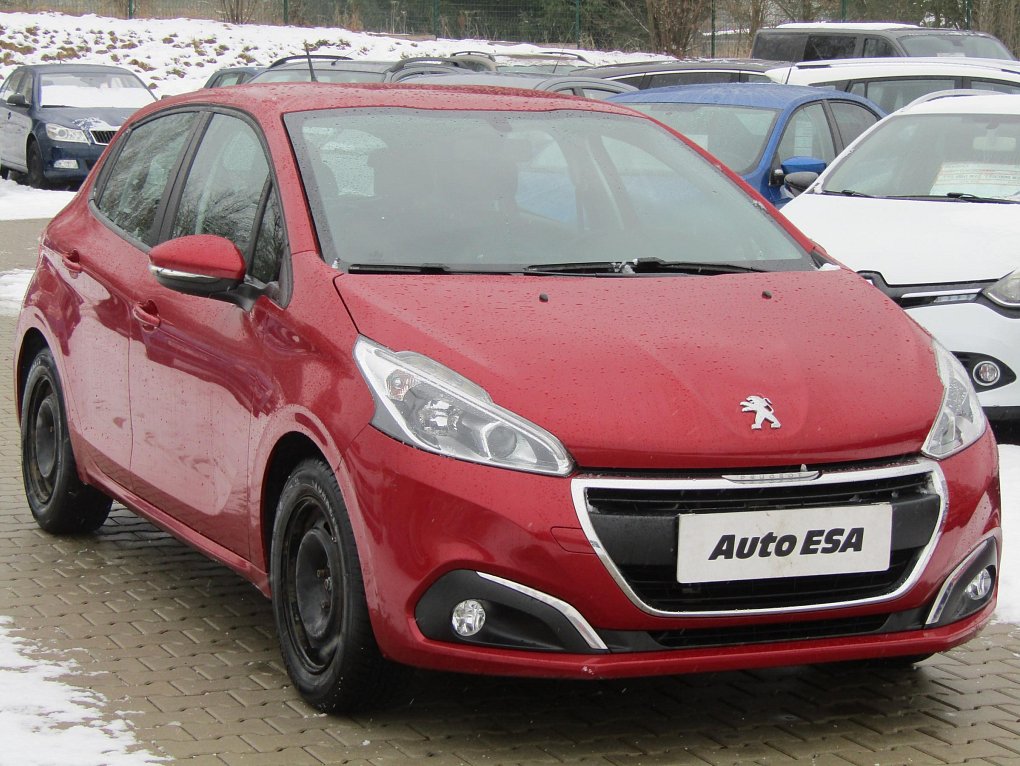 Peugeot 208 1.2 i 