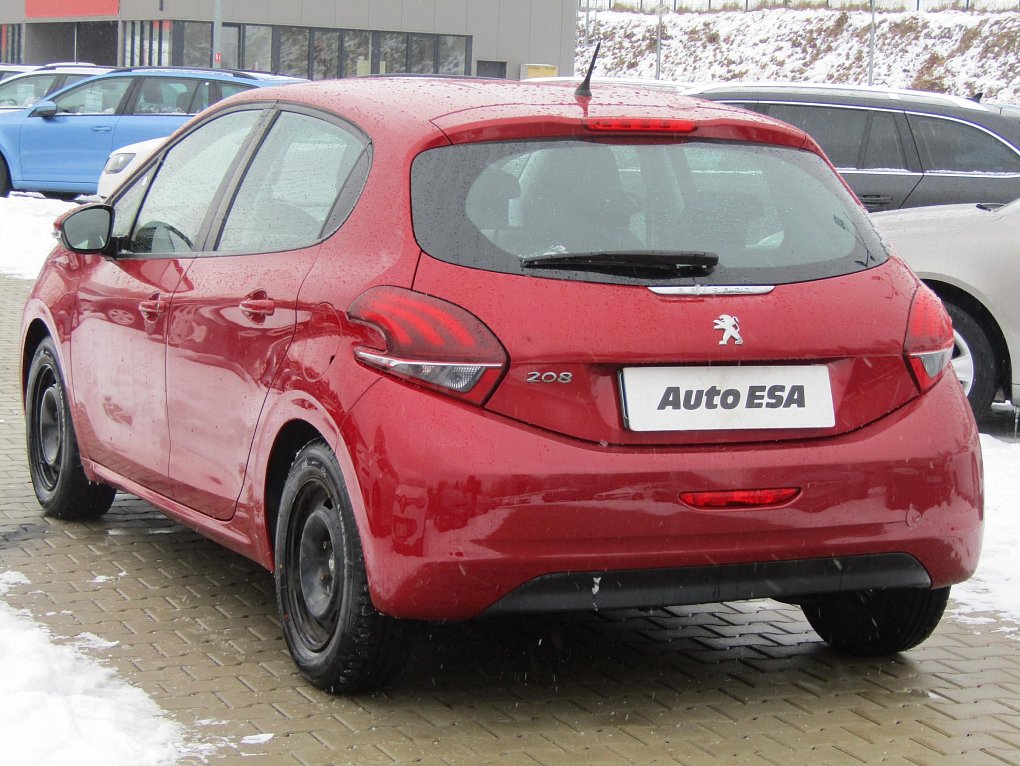 Peugeot 208 1.2 i 