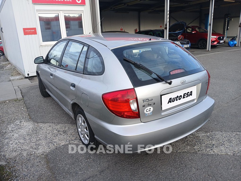 Kia Rio 1.3i 