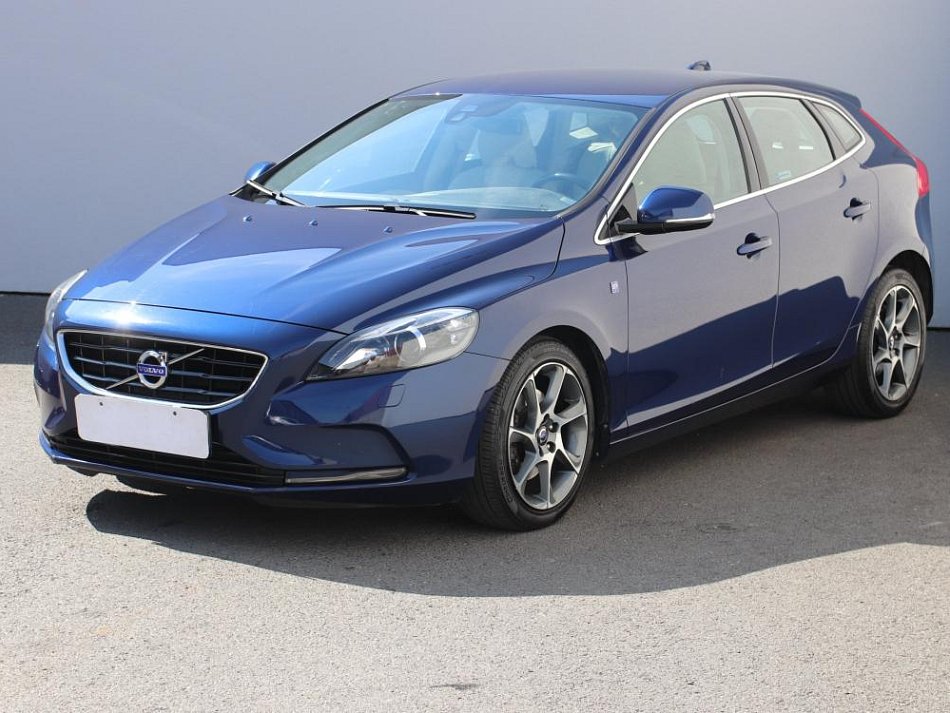 Volvo V40 2.0. 