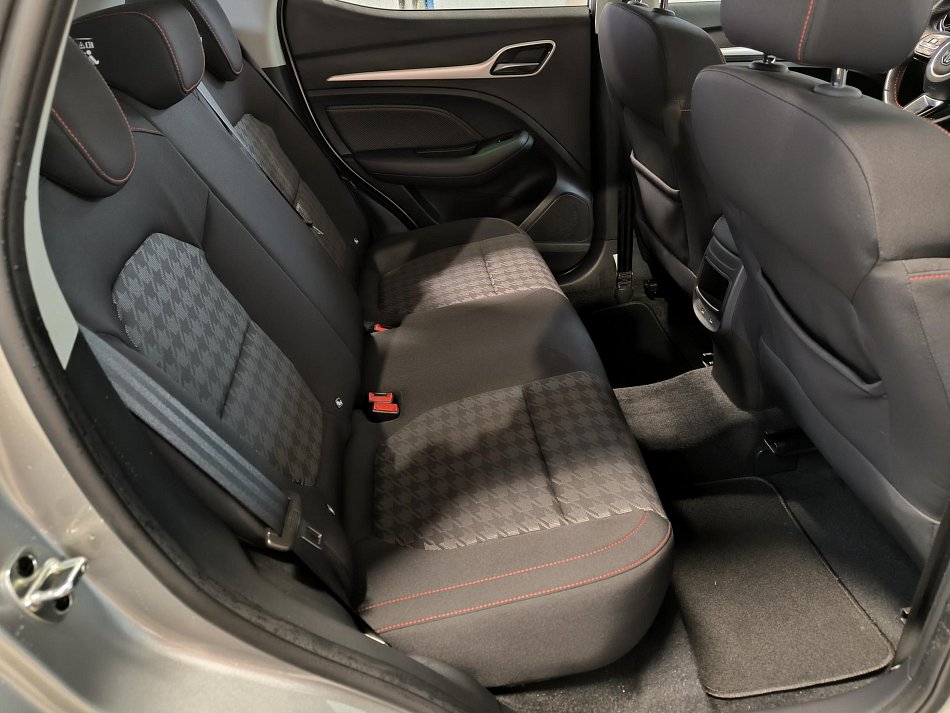 MG ZS 1.5 i Essential