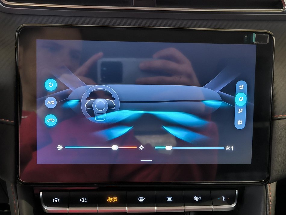 MG ZS 1.5 i Essential