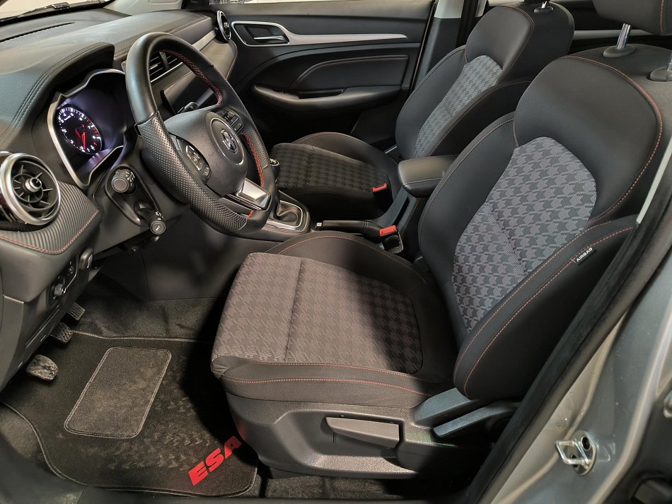 MG ZS 1.5 i Essential