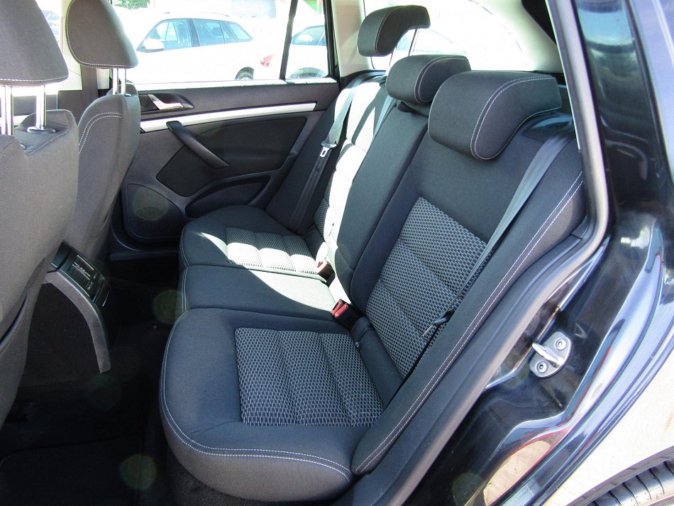 Škoda Octavia II 2.0 TDI Ambiente