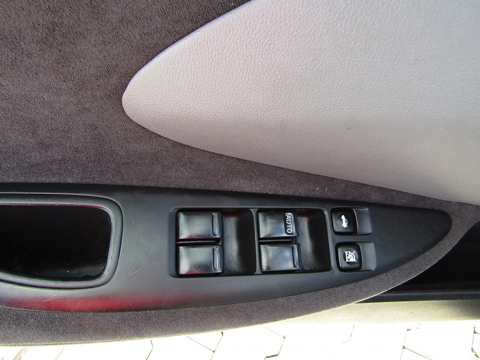 Nissan Primera 1.8 i 