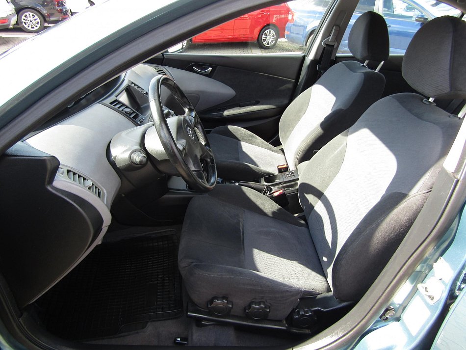 Nissan Primera 1.8 i 