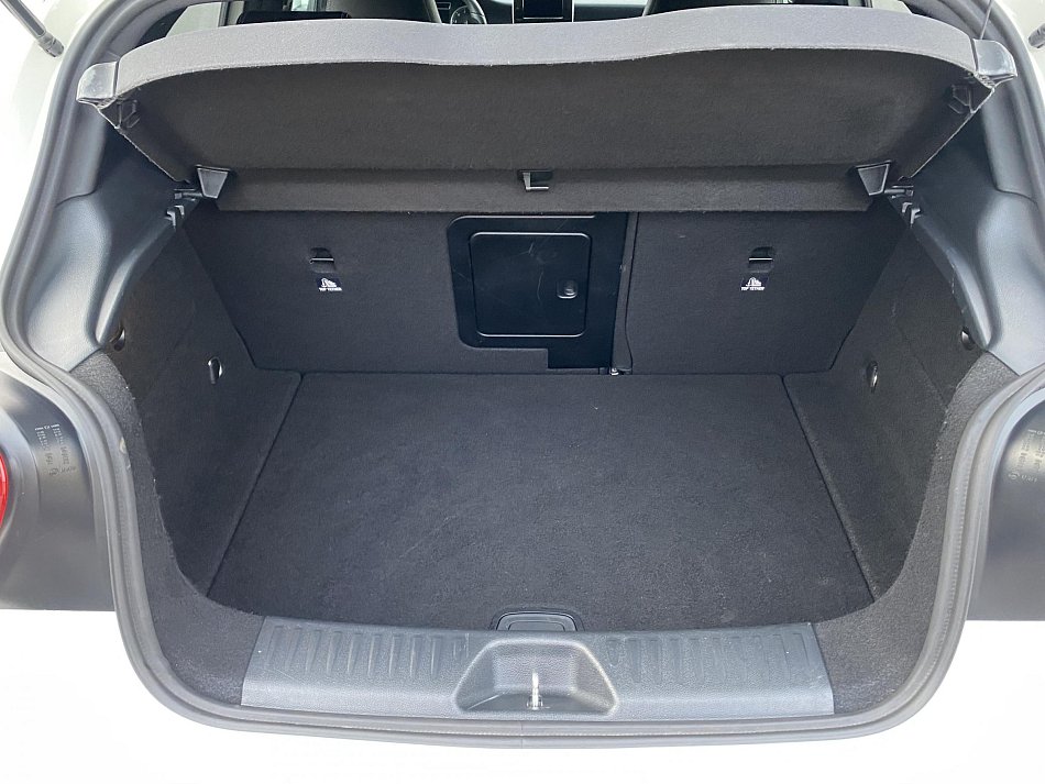 Mercedes-Benz Třída A 1.6 i  A180