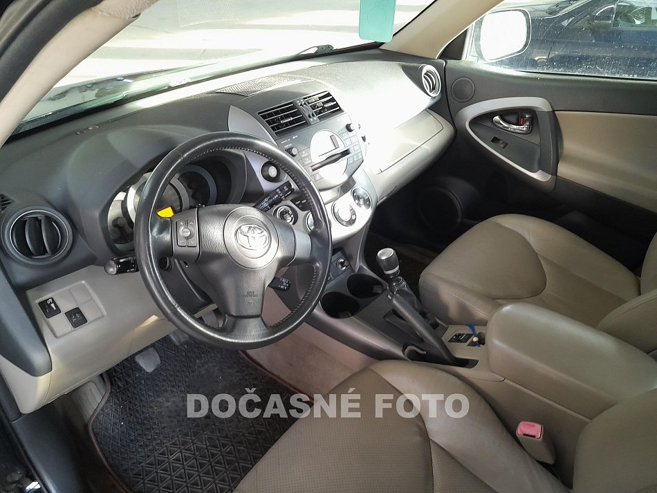 Toyota RAV4 2.2DCAT 
