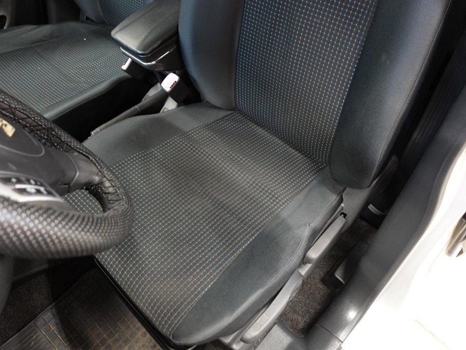 Suzuki Swift 1.3i 