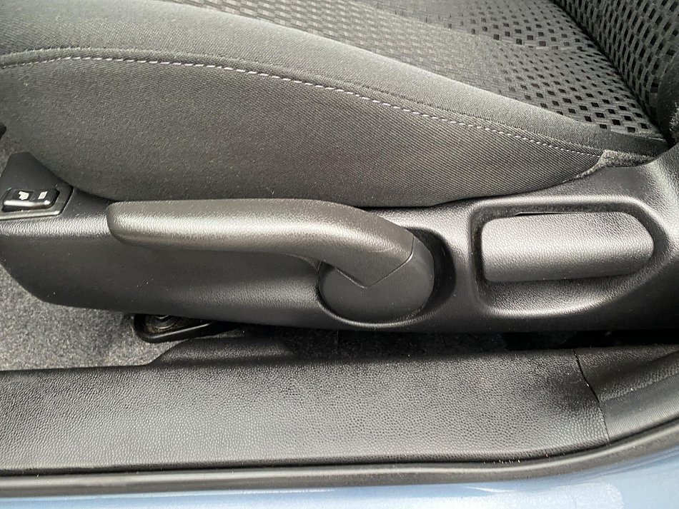 Mazda 2 1.25i 