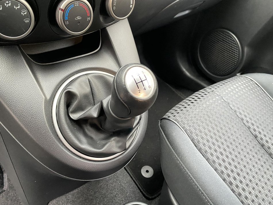 Mazda 2 1.25i 